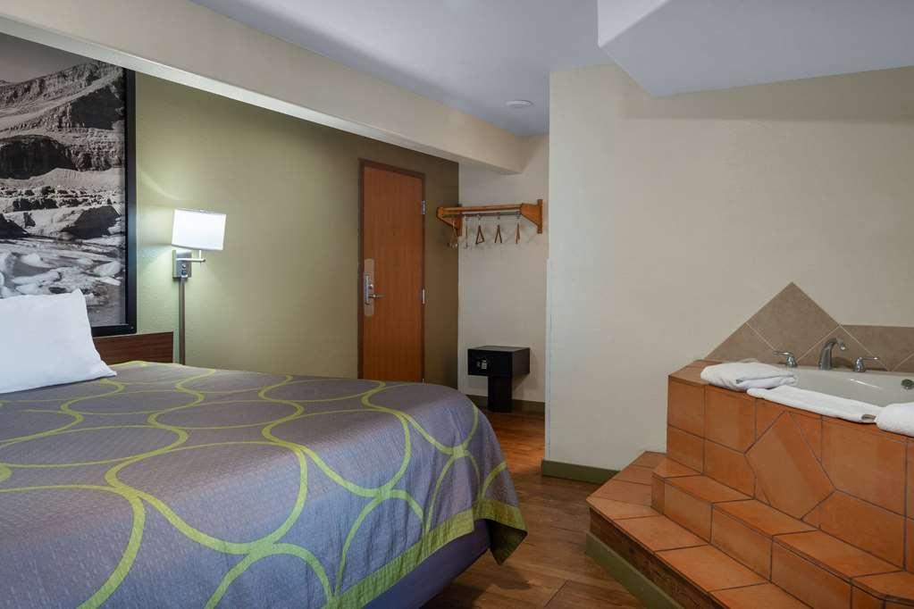 Super 8 By Wyndham Livingston Yellowstone Phòng bức ảnh