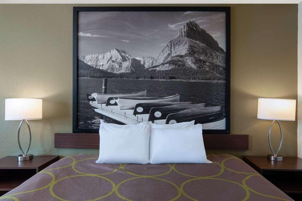 Super 8 By Wyndham Livingston Yellowstone Phòng bức ảnh